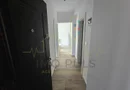 Apartament la parter cu balcon. Bucatarie separata. Loc de parcare