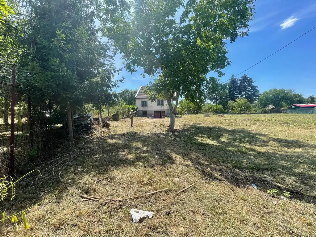 BRASADAS vinde casa 3 cam si teren 1063 mp. zona TITULESCU.