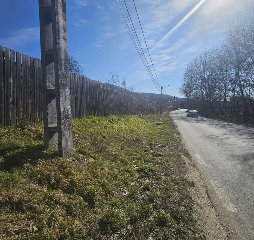 Teren 690 mp, deschidere 50 m, utilități – 1 km Primăria Ștefănești