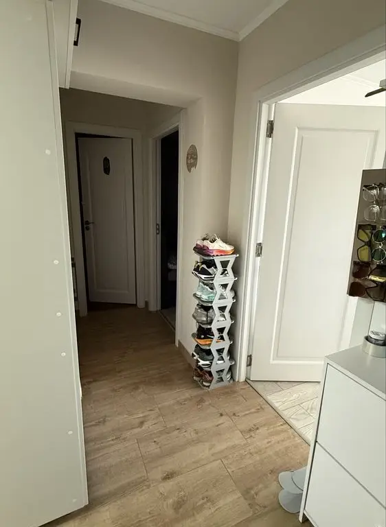 BRASADAS vinde ap 2 cam etaj 2/4 Dariu Pop decomandat.