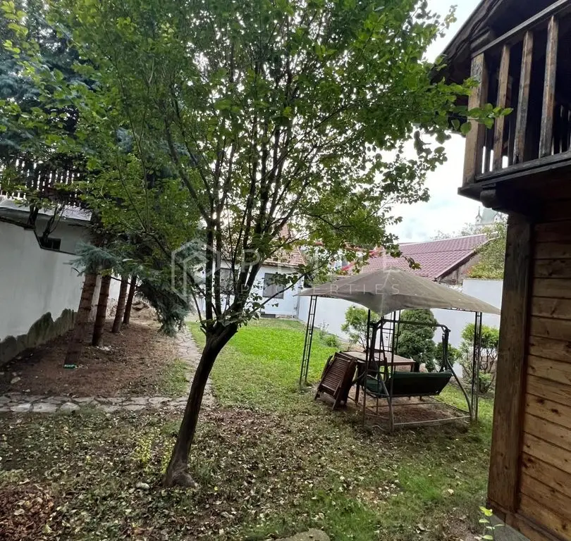 Casă  în Zonă Ultracentrală – Proximitate Papiu și Cetatea Medievală