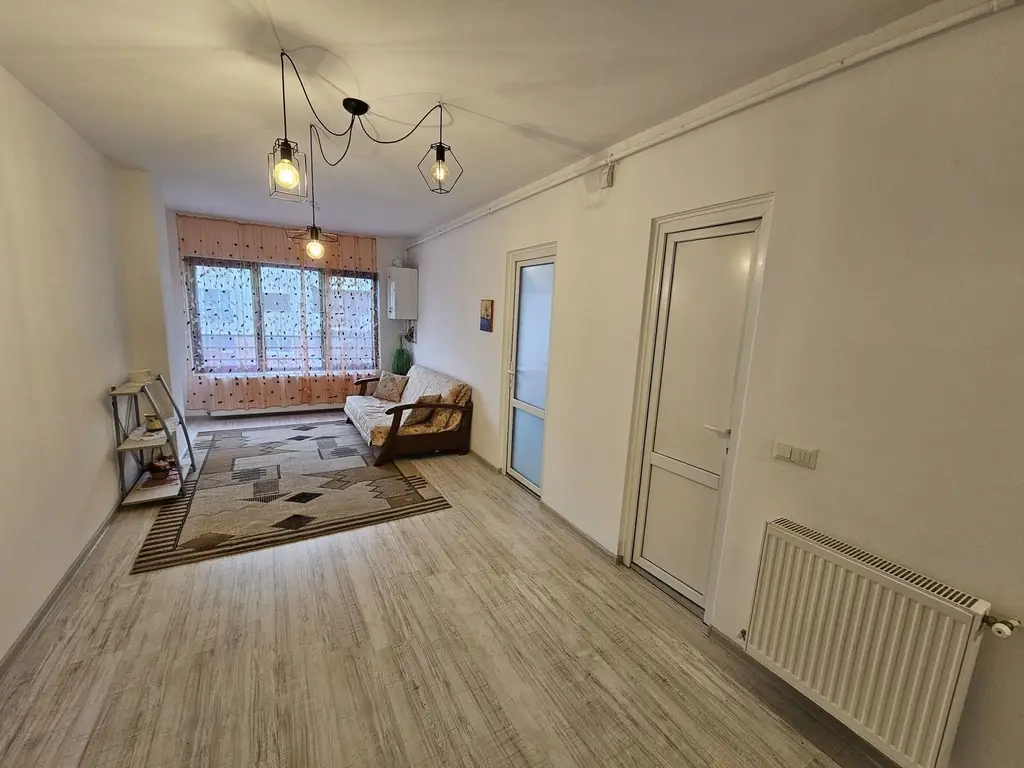 BRASADAS vinde ap Nou cu 2 cam etaj 2/4 in Carpați 2.