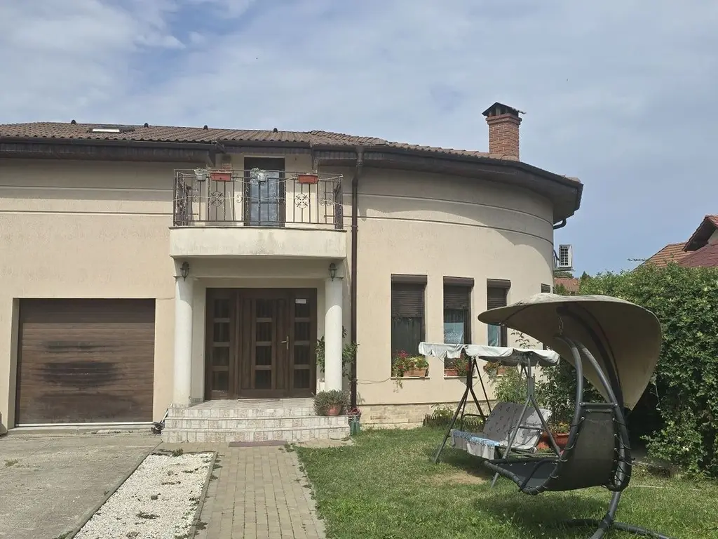 BRASADAS vinde casa tip P+M in Bercu Roșu.
