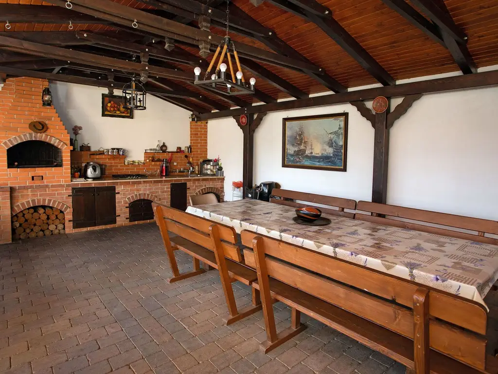 Vilă P+M, Clujului, 190 mp, teren 520 mp, singur în curte. 225 000 E