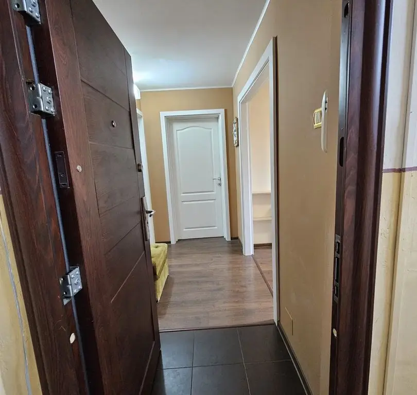 APARTAMENT 3 CAMERE LIPOVEI