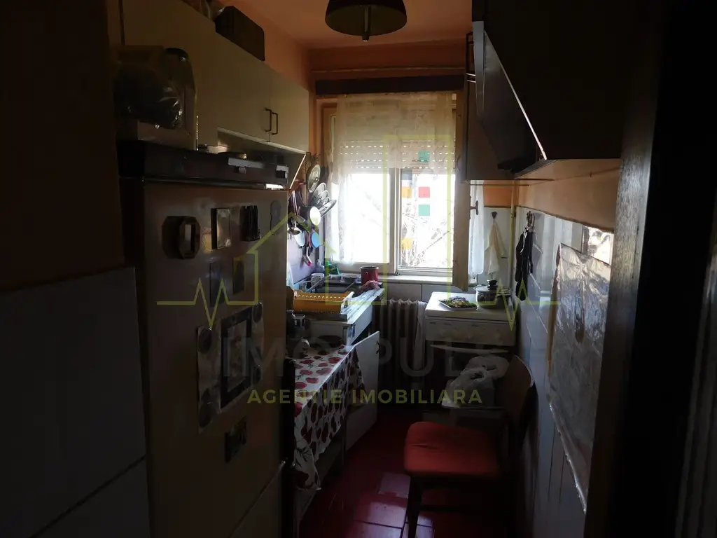 4 camere la pret de 3. Pozitie excelenta.