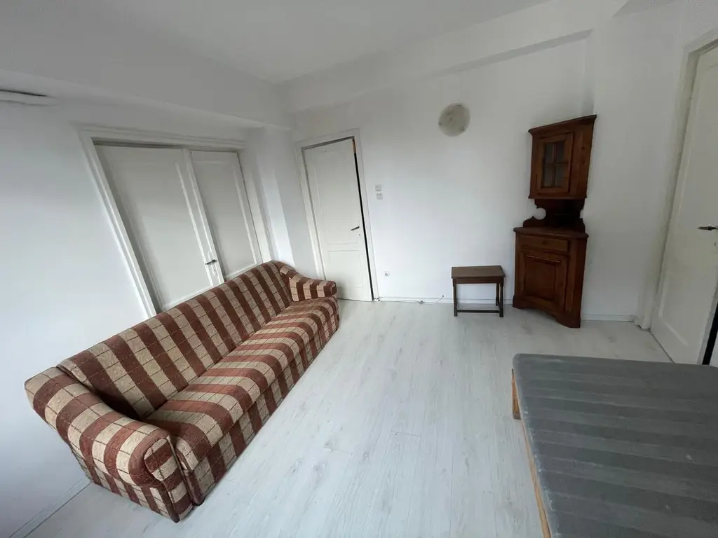 Central Coltea apartament 3 cmaere de inchiriat