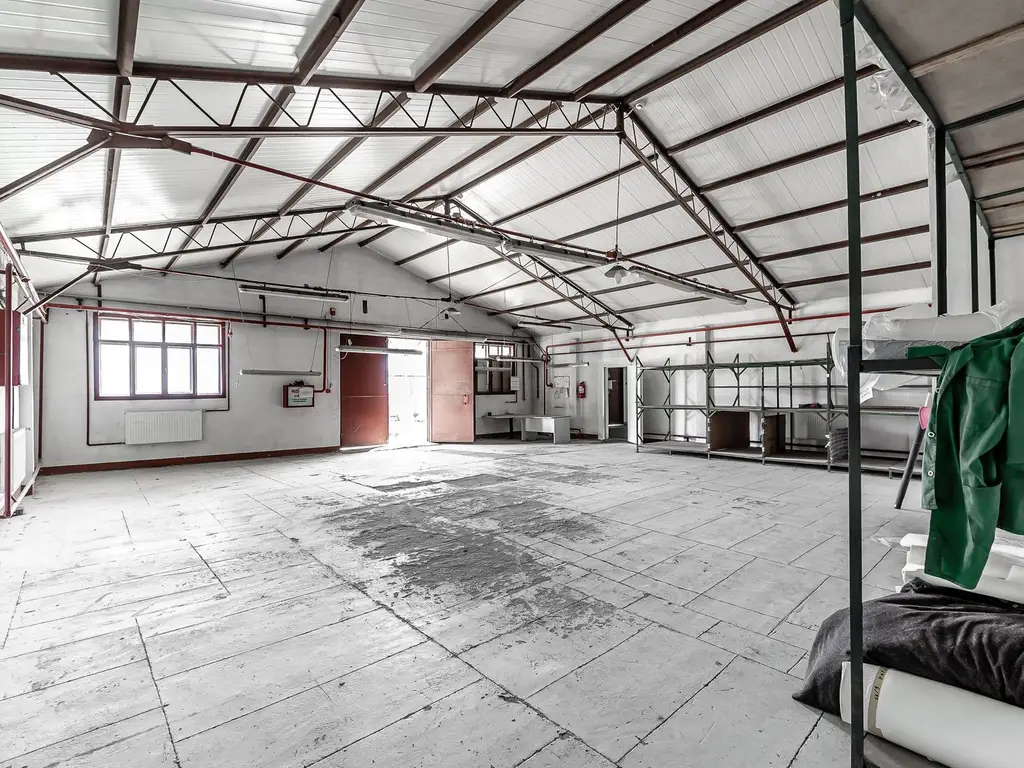 4.049 mp Hale industriale în Arad, aproape de A1