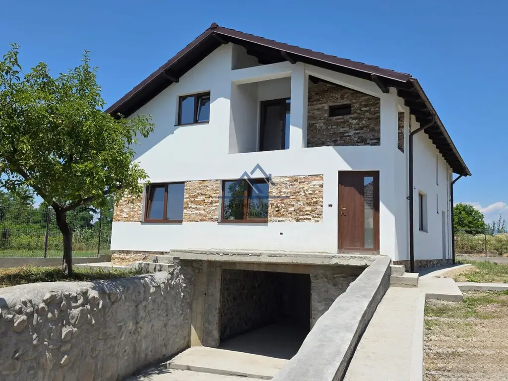Casa S+P+M de vanzare – Curtea de Arges - Comision 0%