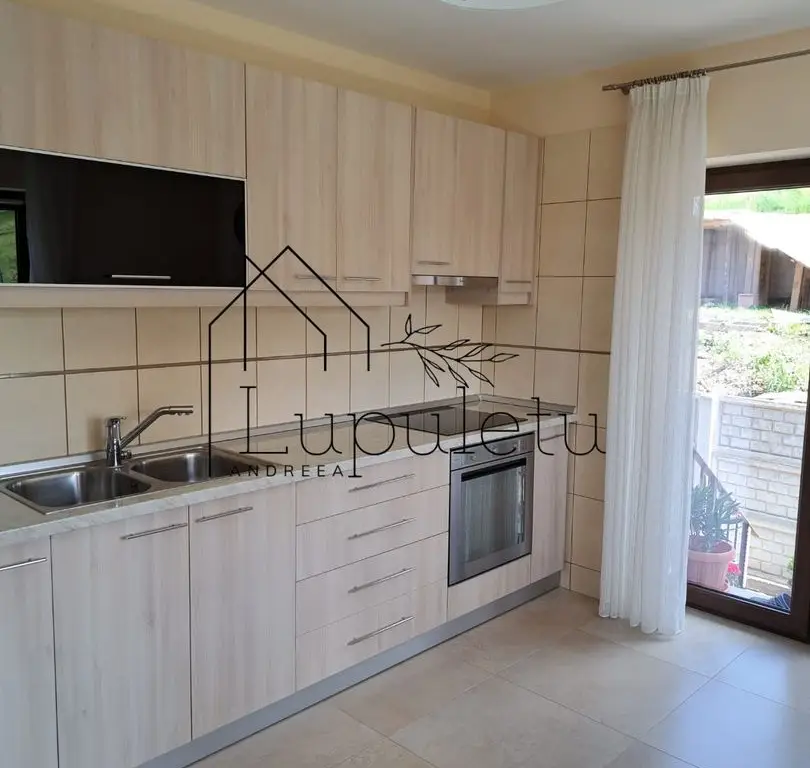 Casa de Vanzare | Individuala | 5 Camere |  184 MPU | Sura Mare