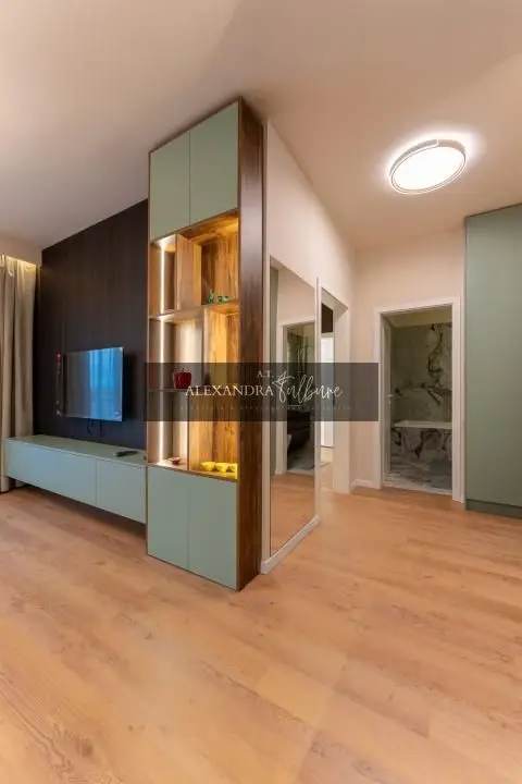 Apartament 2 camere, etaj intermediar, balcon, garaj, Eroilor