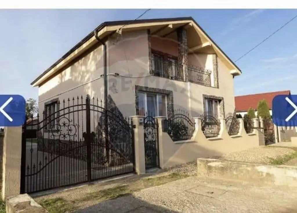 Casa/Vila 4 camere de vanzare