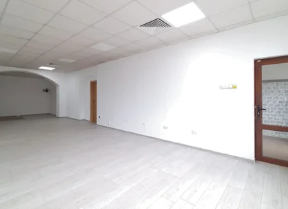 Spațiu comercial de închiriat 62 mp zona Bartolomeu Str Lungă