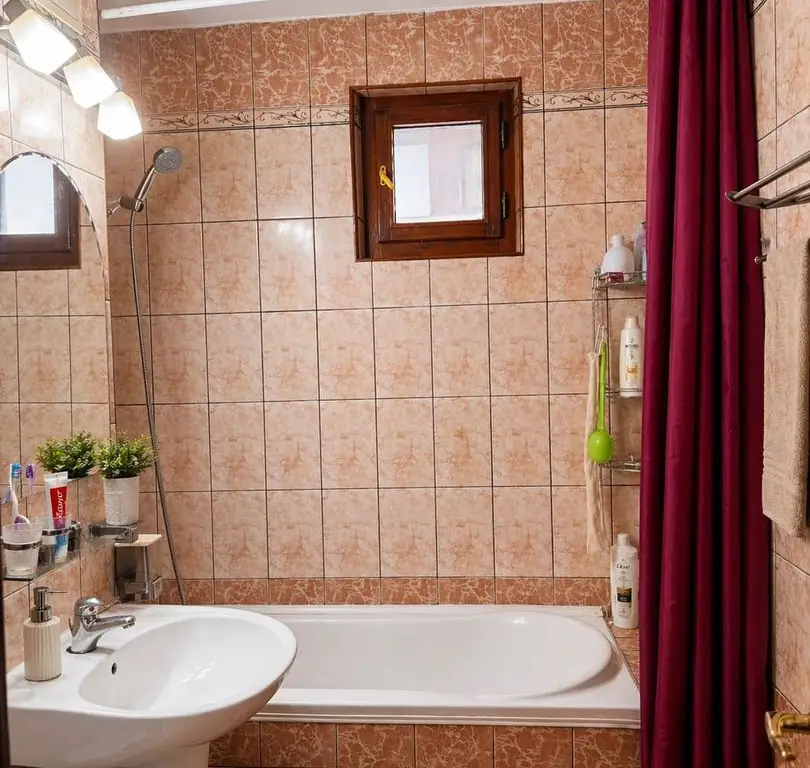 De vanzare apartament cu 4 camere, Dunarea Mall, 95.000 euro
