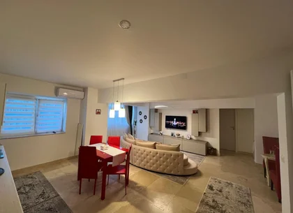 BRASADAS închiriază ap 3 cam etaj 5/8 Calea 13 Sept Marriott