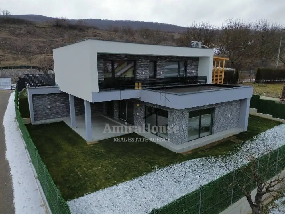 Casa individuala, 129 mp utili, teren 583 mp, terasa 68 mp, zona Sun Garden