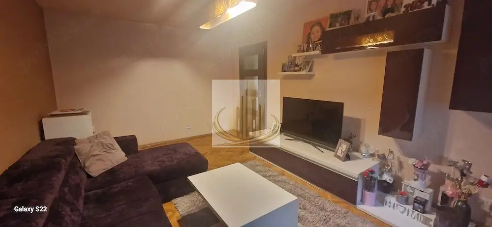 Apartament 4 camere decomandat, 82 mp, etaj 1, Aradului