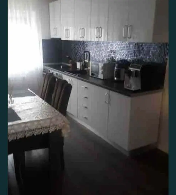 Apartament de vanzare cu 3 camere, Micro 16 Satu Mare etaj 4/4