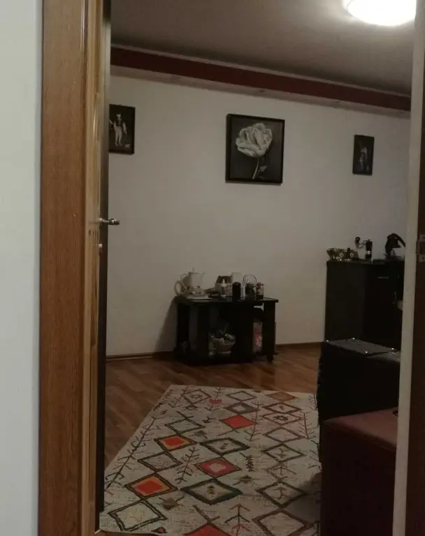APARTAMENT 3 CAMERE, decomandat, cartier Baneasa, particular