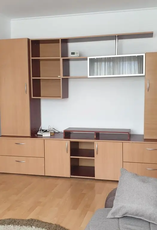 Apartament 3 camere de inchiriat Florilor