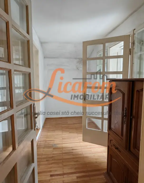 Casa PRETABILA DESTINATIE COMERCIALA,Brasovul Vechi,P+E, 3 cam