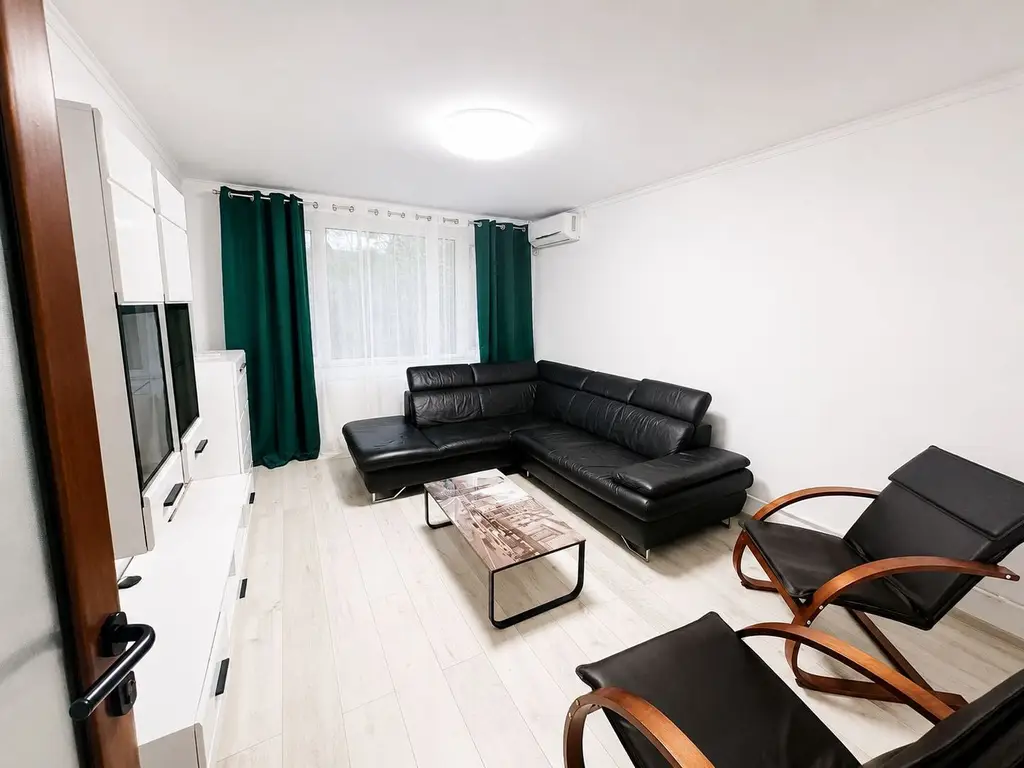 Apartament spațios 3 cam, complet renovat, mobilat – disponibil 01.07.