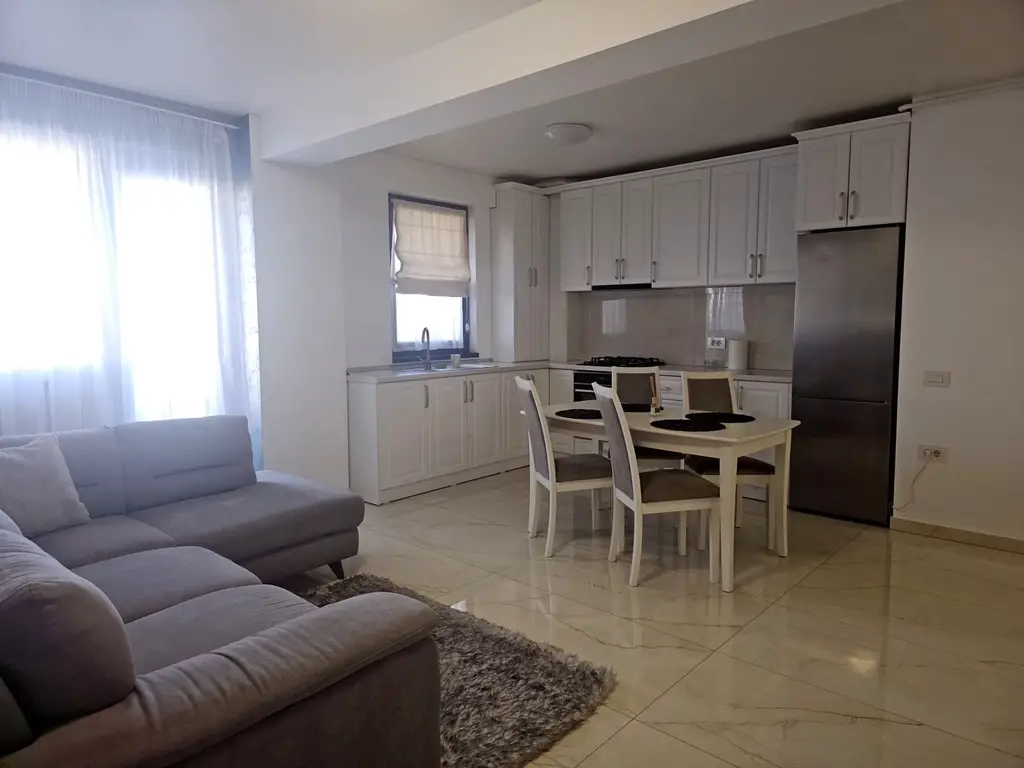 De vanzare - apartament cu 2 camere, Micro 17, bloc Roka - 139000 euro