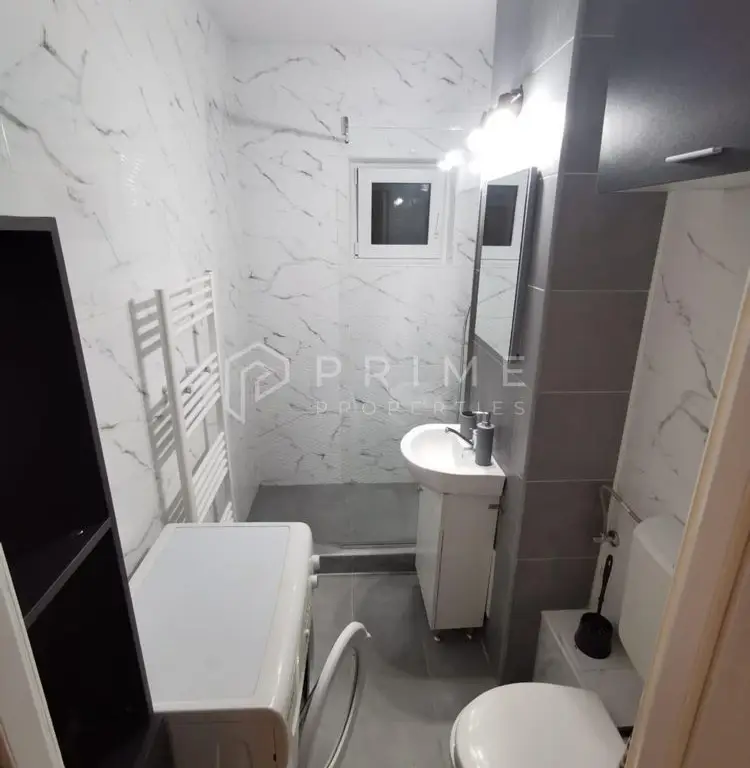Apartament cu 1 cameră, renovat complet