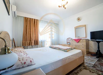 Apartament spațios cu 3 camere, 2 băi și 3 balcoane – zona FAR, bloc 2003