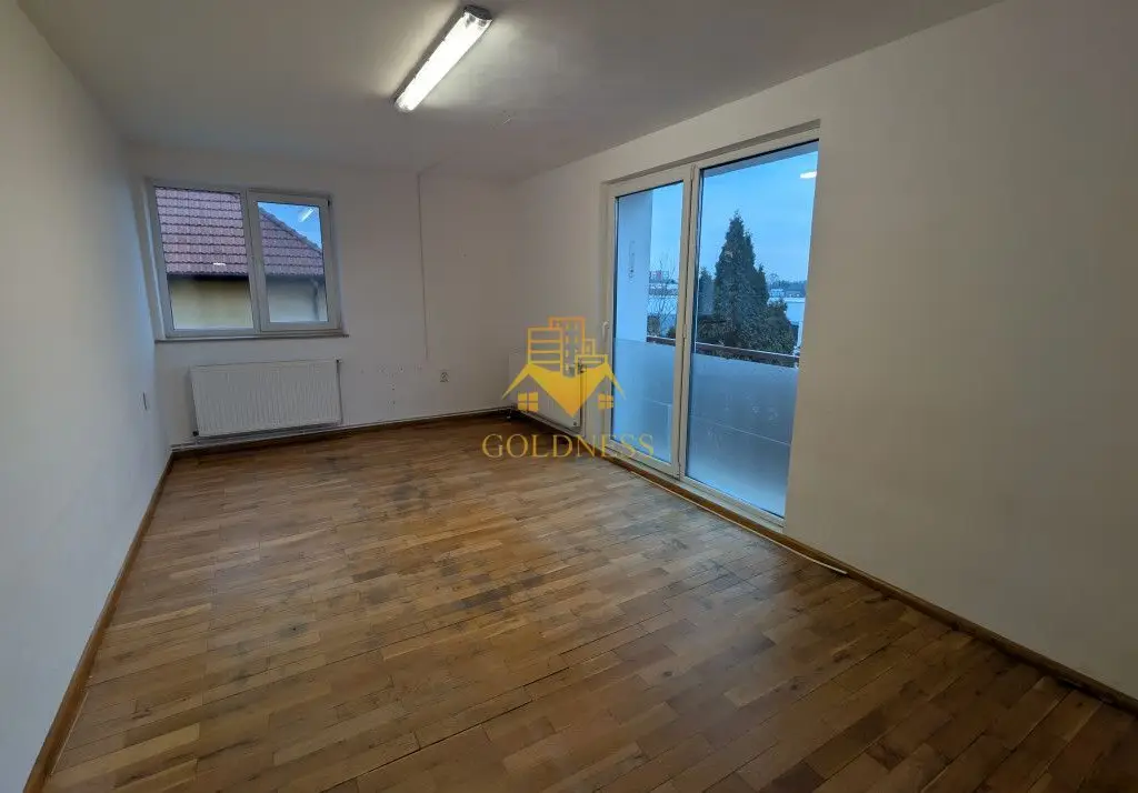 Casa/Spatiu de birou,Andrei Muresanu, 9 Camere,10 Parcari,Curte 2000mp