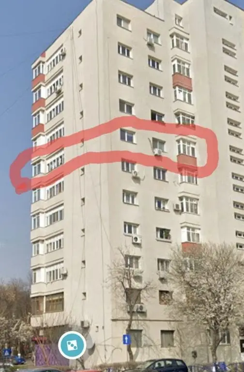 4camere decomandat ,3balcoane , stradal