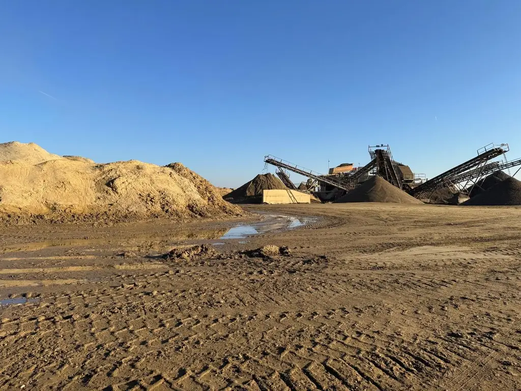 Balastieră complet operațională – 120 ha | Sudul României