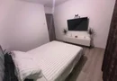 BRASADAS vinde ap 3 cam etaj 3/4 în Micro 17.