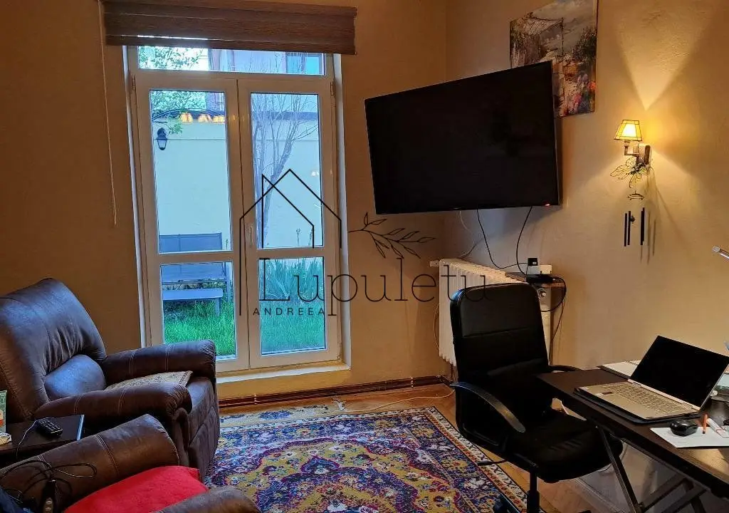 Casă de Vanzare | 200 MPU | Teren 305 MPU | Ultracentral