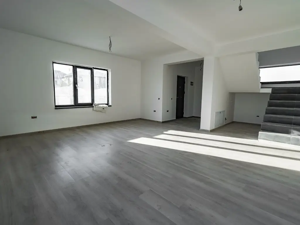 Propietar casa P+M STR.SAFIRULUI