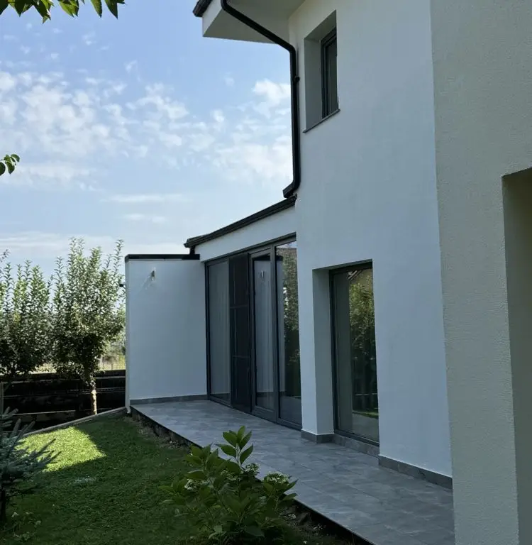 Vand Vila Valea Lupului.1100mp