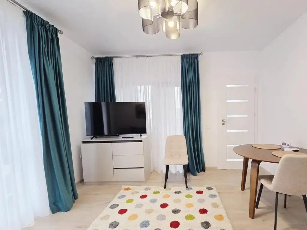 Apartament cu o camera, bloc nou - Prima inchiriere