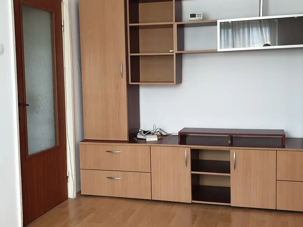 Apartament 3 camere de inchiriat Florilor