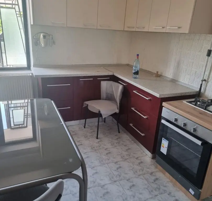 De inchiriat apartament cu 3 camere, zona Garii, etaj 3, 490 euro negociabi