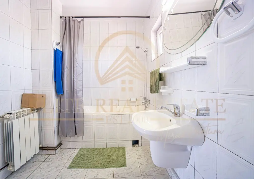 Duplex luminos și bine compartimentat, situat într-un imobil construit în 2003,