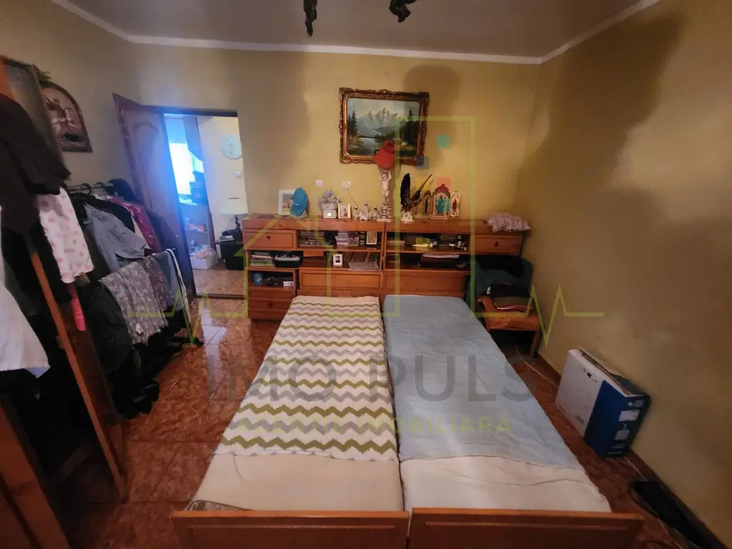Casa individuala. Foarte pretabila de afacere. SAD la parter si intrare separata