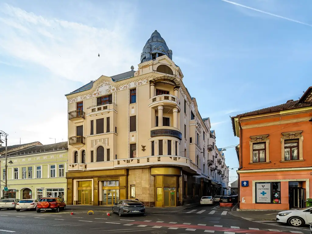 Bijuterie arhitecturală cu istorie. Confort modern, Ultracentral.