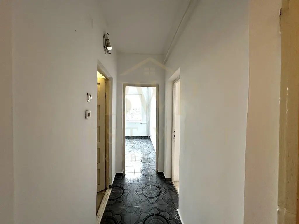 Apartament 2 camere, etaj intermediar, Buziașului