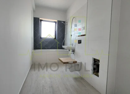 Decomandat. Bucatarie inchisa. Terasa + balcon. Bloc nou.