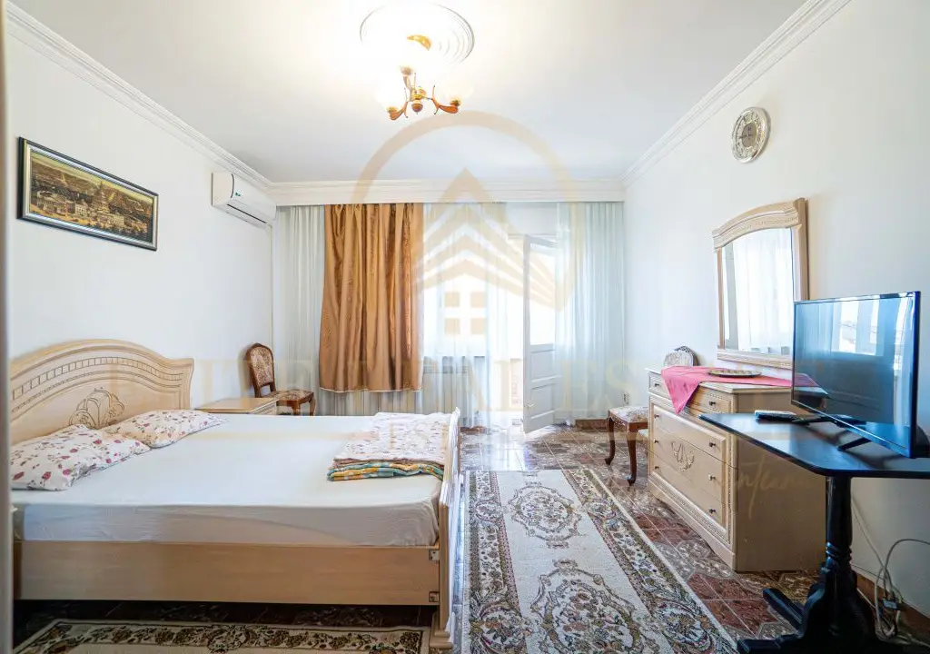Apartament spațios cu 3 camere, 2 băi și 3 balcoane – zona FAR, bloc 2003