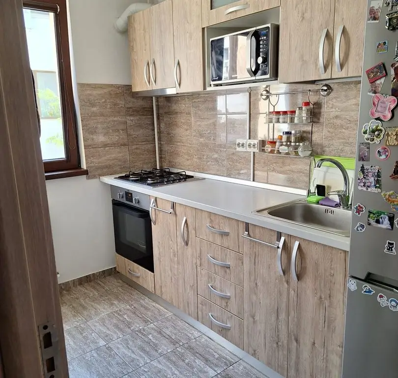 Apartament 2 camere Etj1, decomandat, loc de parcare Inclus in pret