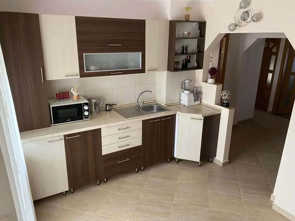 BRASADAS vinde ap cu 4 cam 92mp etajul 3 în Micro 17