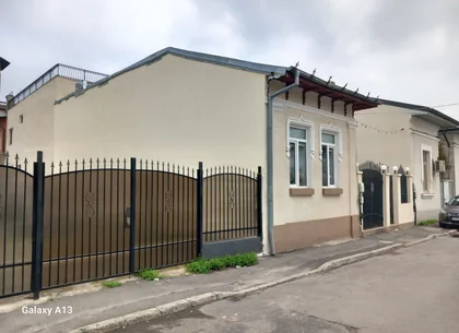 BRASADAS vinde casa curte comuna 3 cam 77mp HALA TRAIAN