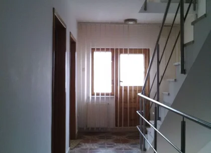 Casa 6 camere - cazare 12 persoane, Nord
