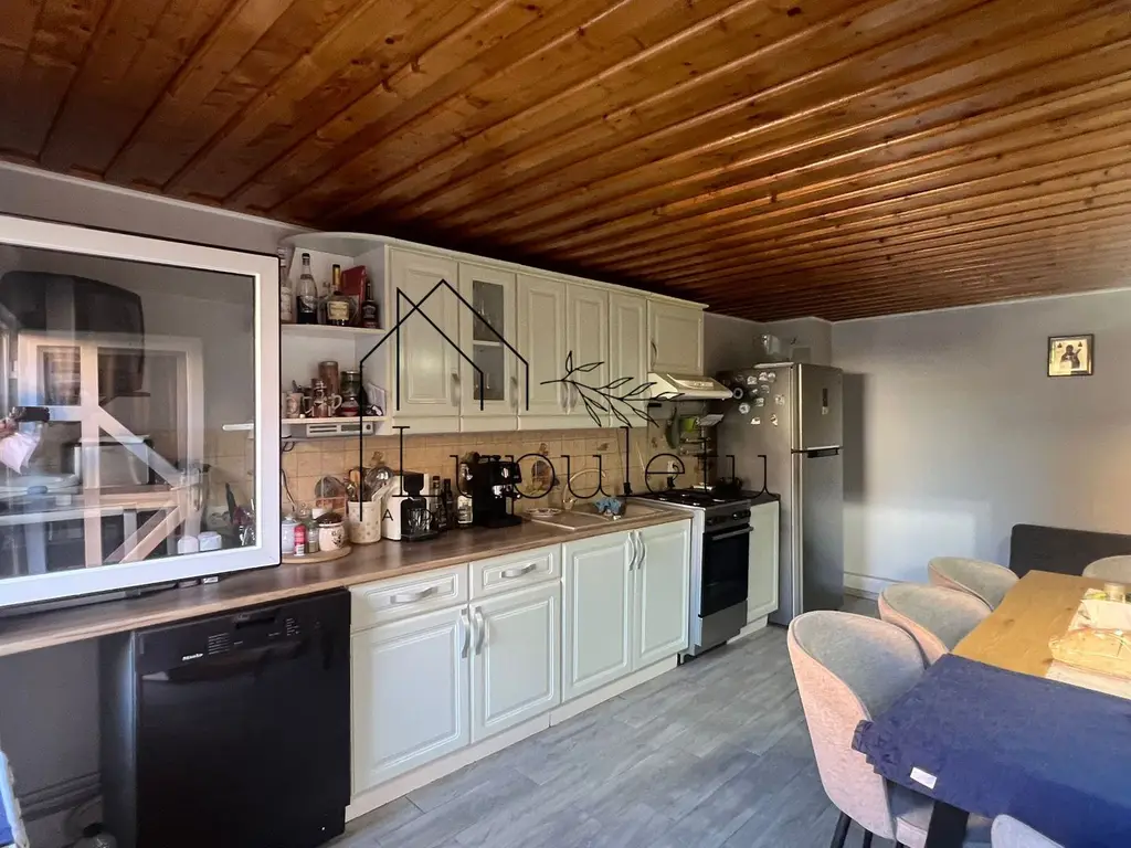 Casa de Vanzare Rasinari | 6 Camere | 200 MPU | Teren 979 MP |